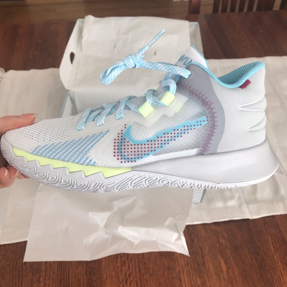 Nike Kyrie Flytrap 5 (women’s size 7)